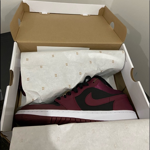 Nike Air Jordan 1 Low (12W) (11/10.5M) - Picture 5 of 7